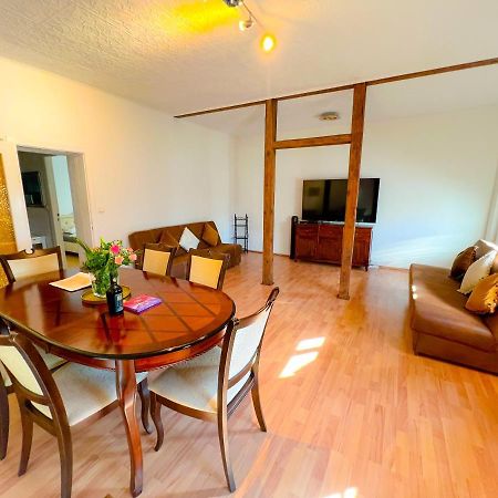 "Casa20200" 2 X Apartments Je 150Qm Fuer Business, Familien, Gruppen, Handwerker 15Min Von Berlin, Erdbeerhof, Outlet B5, 5Min Vom See Falkensee !! 2 Apartment Each 150Qm For Business , Families 15Min From Berlin!! Exterior foto