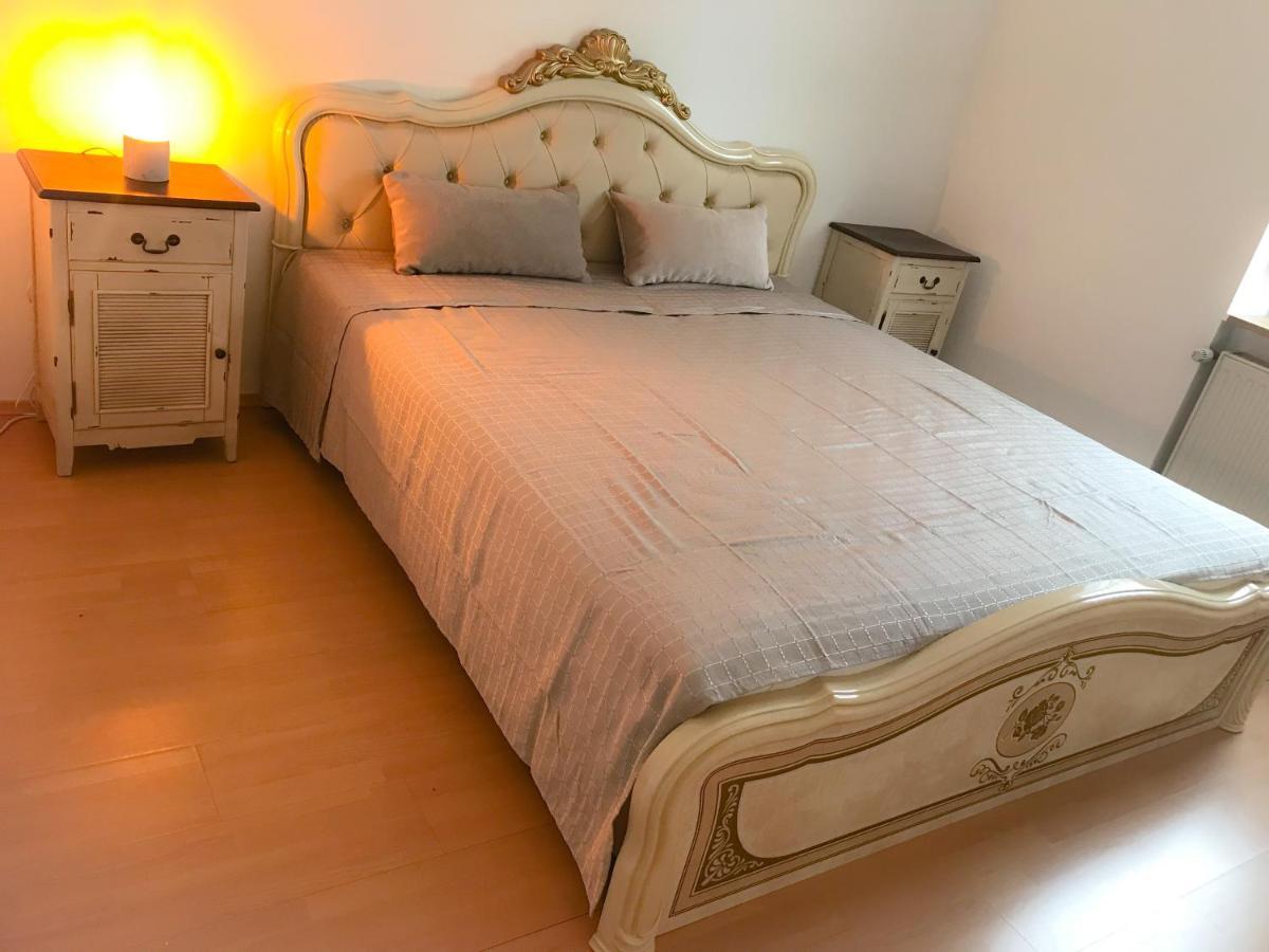 "Casa20200" 2 X Apartments Je 150Qm Fuer Business, Familien, Gruppen, Handwerker 15Min Von Berlin, Erdbeerhof, Outlet B5, 5Min Vom See Falkensee !! 2 Apartment Each 150Qm For Business , Families 15Min From Berlin!! Exterior foto