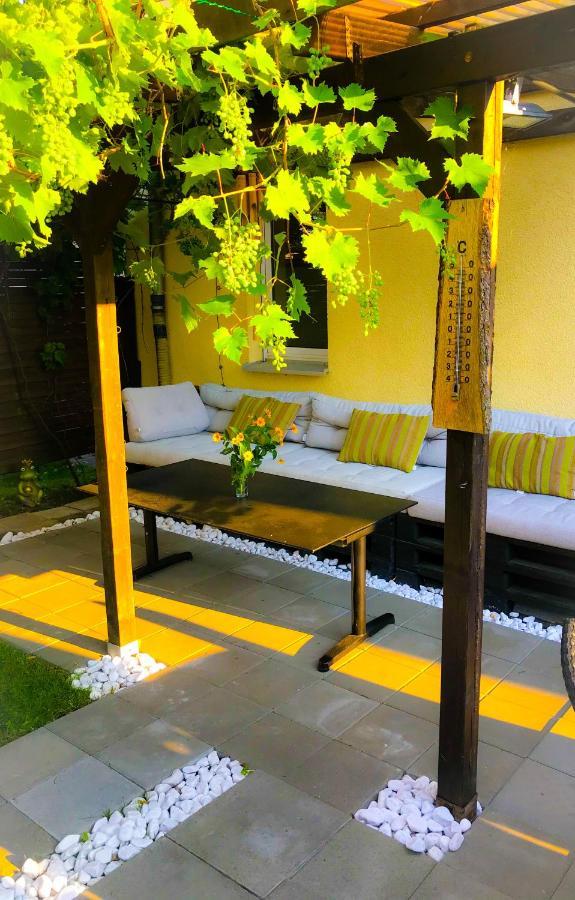 "Casa20200" 2 X Apartments Je 150Qm Fuer Business, Familien, Gruppen, Handwerker 15Min Von Berlin, Erdbeerhof, Outlet B5, 5Min Vom See Falkensee !! 2 Apartment Each 150Qm For Business , Families 15Min From Berlin!! Exterior foto
