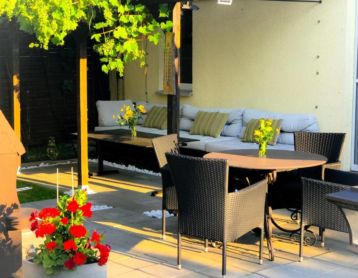 "Casa20200" 2 X Apartments Je 150Qm Fuer Business, Familien, Gruppen, Handwerker 15Min Von Berlin, Erdbeerhof, Outlet B5, 5Min Vom See Falkensee !! 2 Apartment Each 150Qm For Business , Families 15Min From Berlin!! Exterior foto
