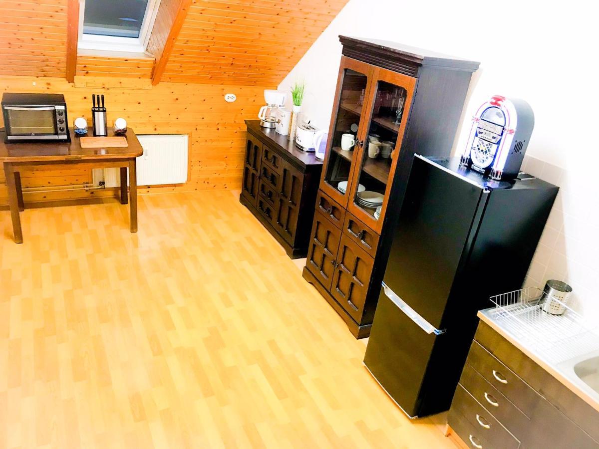 "Casa20200" 2 X Apartments Je 150Qm Fuer Business, Familien, Gruppen, Handwerker 15Min Von Berlin, Erdbeerhof, Outlet B5, 5Min Vom See Falkensee !! 2 Apartment Each 150Qm For Business , Families 15Min From Berlin!! Exterior foto