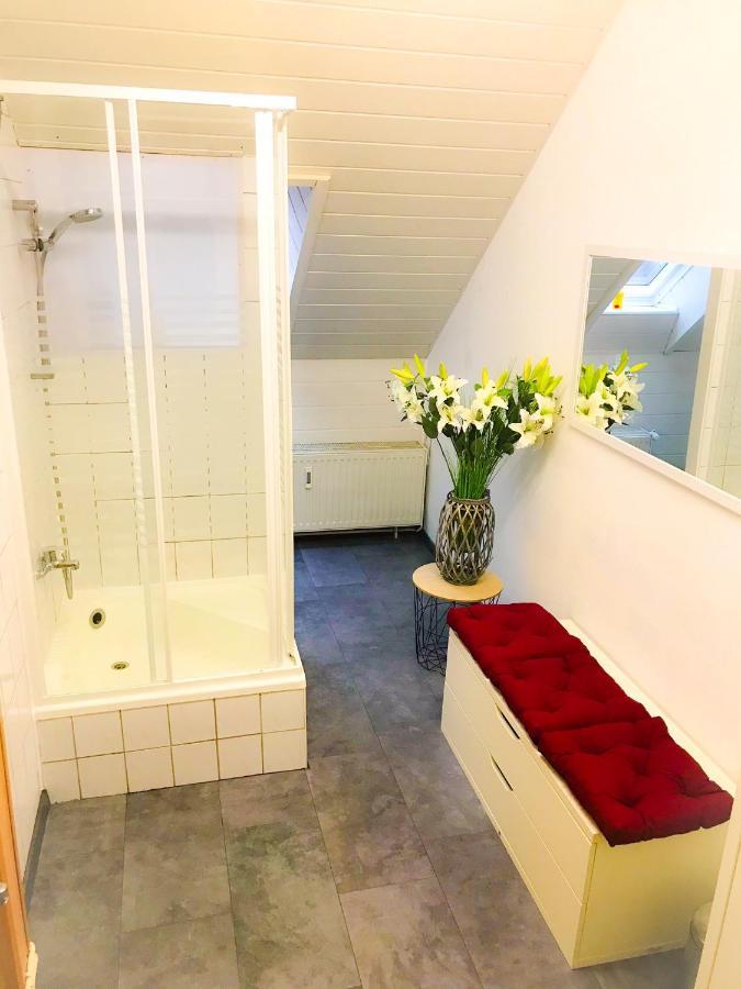 "Casa20200" 2 X Apartments Je 150Qm Fuer Business, Familien, Gruppen, Handwerker 15Min Von Berlin, Erdbeerhof, Outlet B5, 5Min Vom See Falkensee !! 2 Apartment Each 150Qm For Business , Families 15Min From Berlin!! Exterior foto